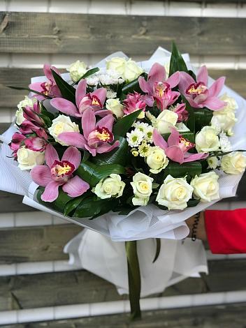 Букет цветов из: Розы и Хризантемы в Хатассах