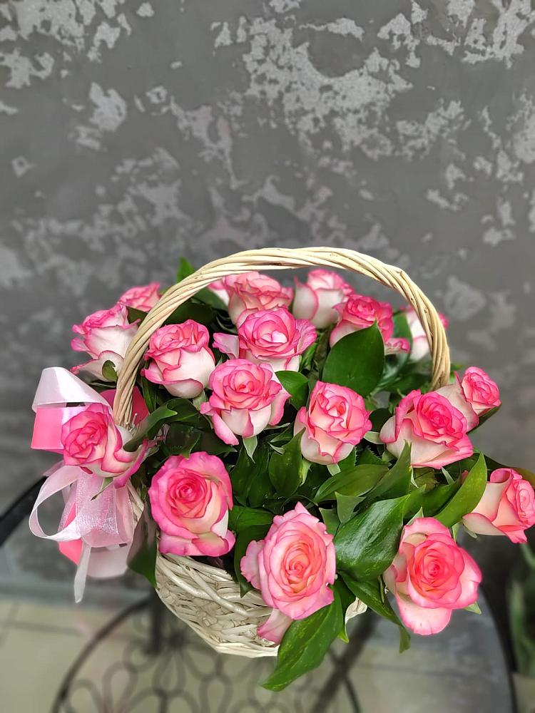 Цветочная композиция из Розы в корзине в Хатассах