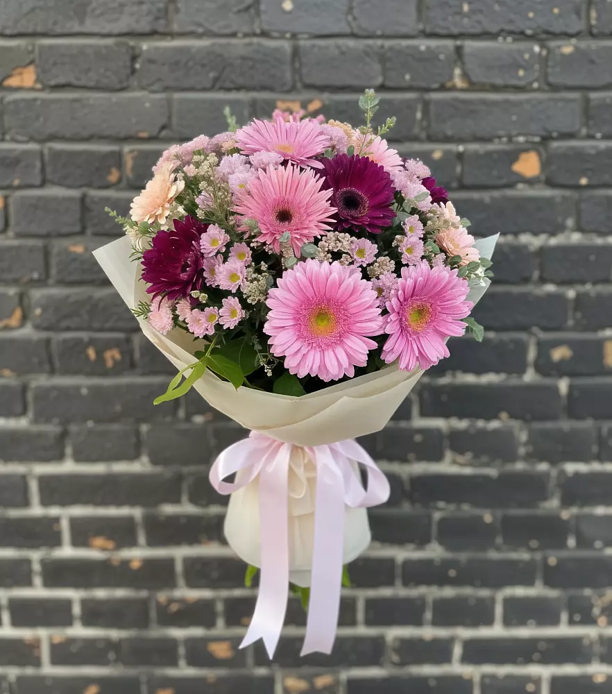Букет цветов из: Герберы и Хризантемы в Хатассах