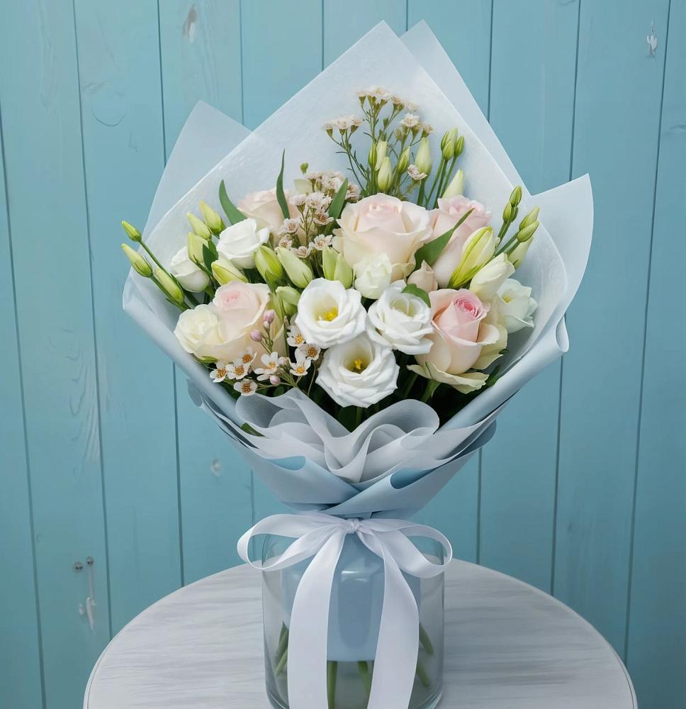 Букет цветов из: Розы и Лизиантусы в Хатассах