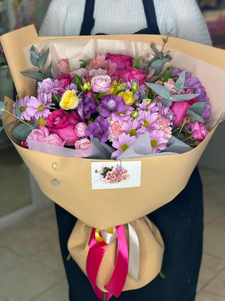 Букет цветов из: Хризантемы, Гвоздики и Альстромерии в Хатассах