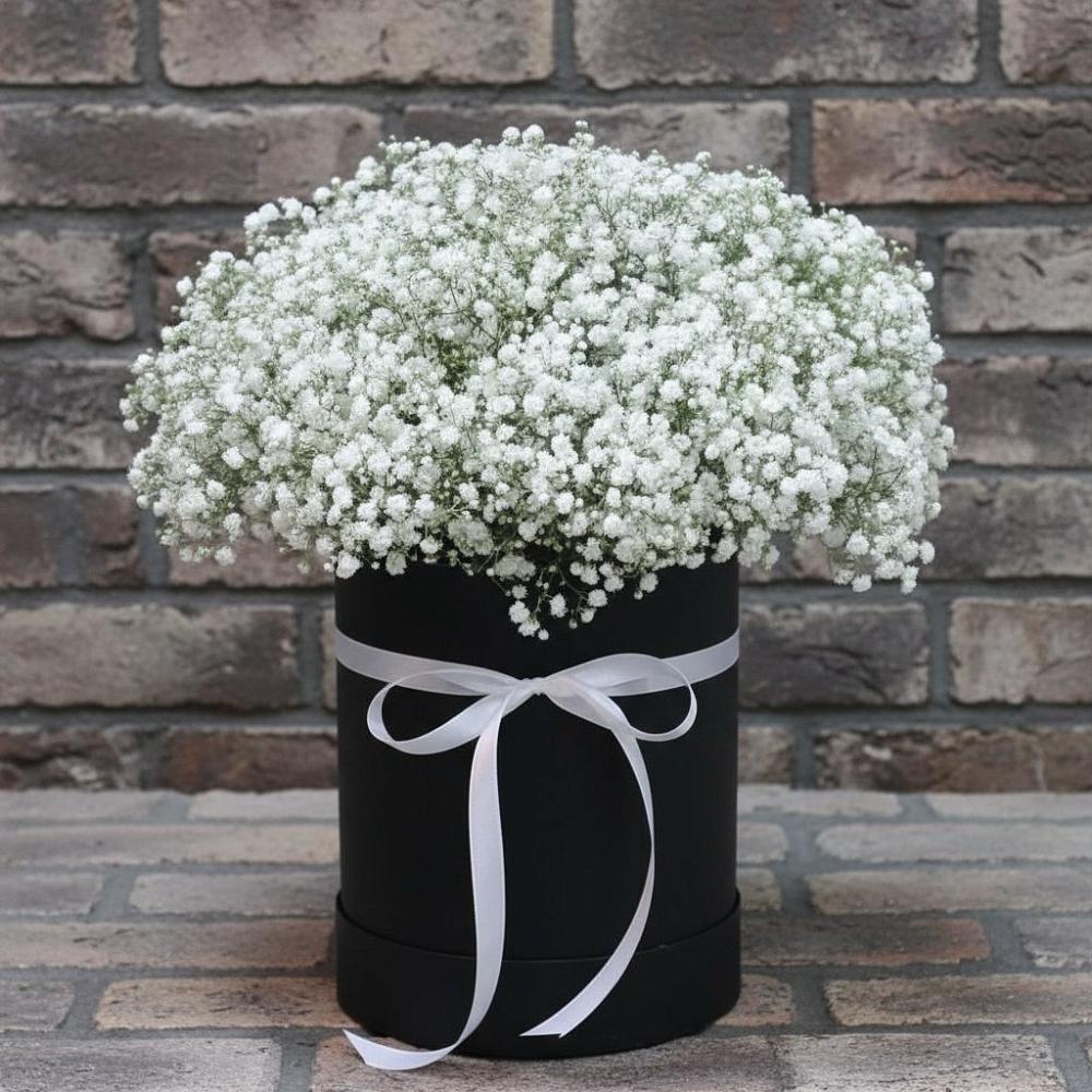 Цветочная композиция из Гипсофила в шляпной коробке в Хатассах