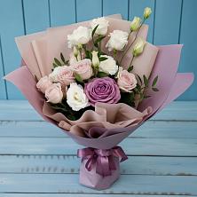 Букет цветов из:  Розы и Лизиантусы в Хатассах