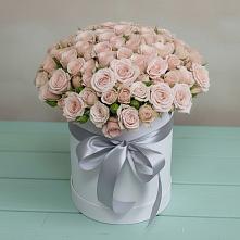 Цветочная композиция из Розы в шляпной коробке в Хатассах