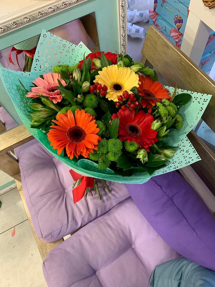 Букет цветов из: Герберы, Хризантемы и Альстромерии в Хатассах