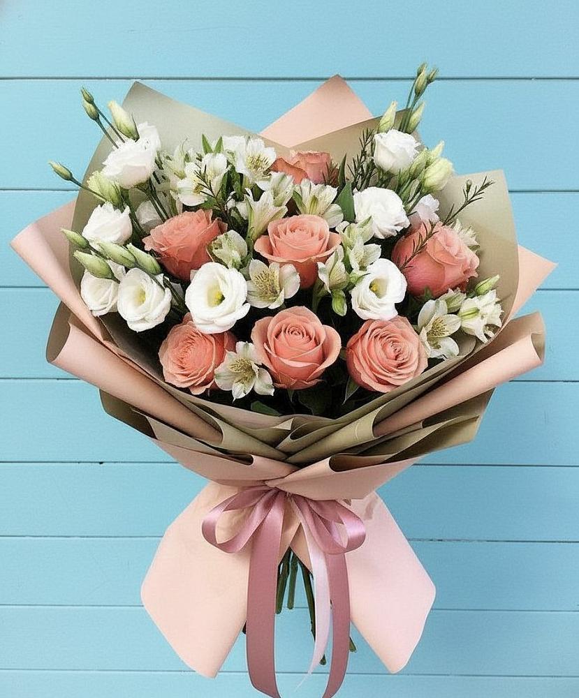 Букет цветов из: Розы, Альстромерии и Лизиантусы в Хатассах