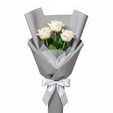Букет 3 белые розы в Хатассах