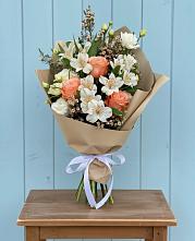 Букет цветов из:  Альстромерии, Лизиантусы, Розы и Хризантемы #REPLACE_PRED# Хатассах