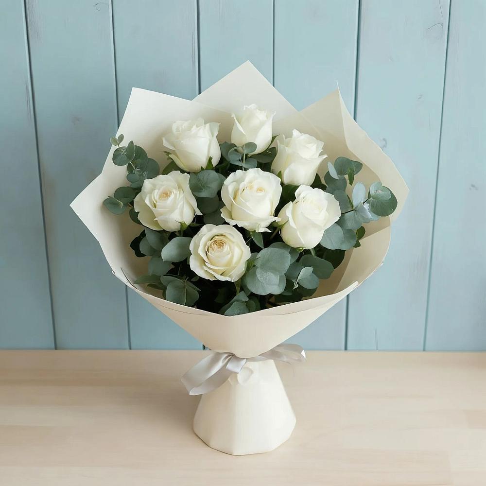 Букет Белые розы в Эвкалипте в Хатассах