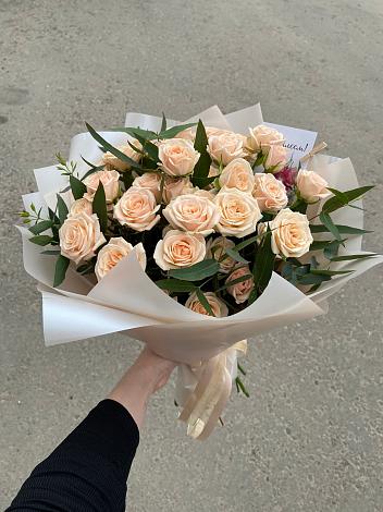 Букет Кремовые розы Латте в Хатассах