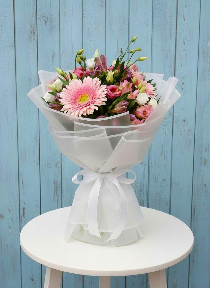 Букет цветов из: Герберы, Альстромерии и Лизиантусы в Хатассах