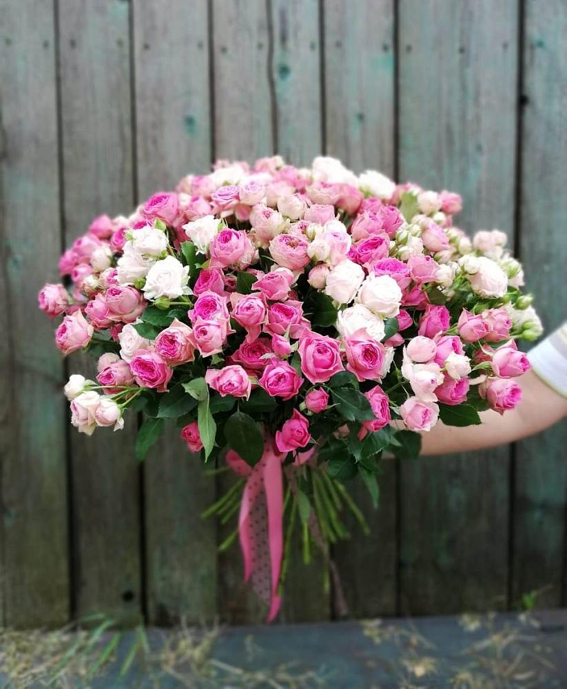 Букет Розовые кустовые розы Натали и Лав Лидия в Хатассах