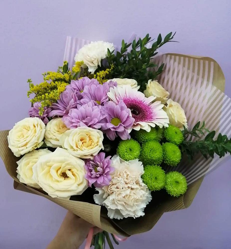 Букет цветов из: Хризантемы, Розы, Гвоздики и Герберы в Хатассах