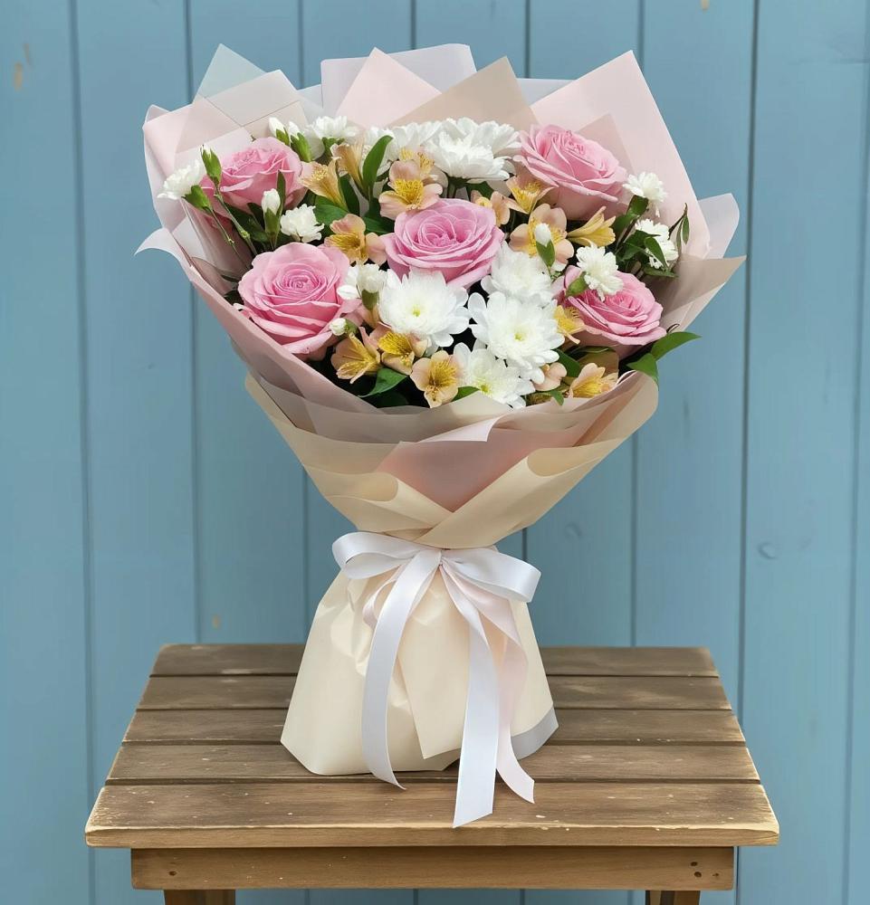 Букет цветов из: Гвоздики, Орхидеи и Розы в Хатассах