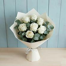 Букет Белые розы в Эвкалипте в Хатассах