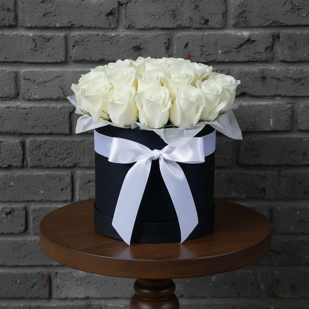 Цветочная композиция из Розы в шляпной коробке в Хатассах