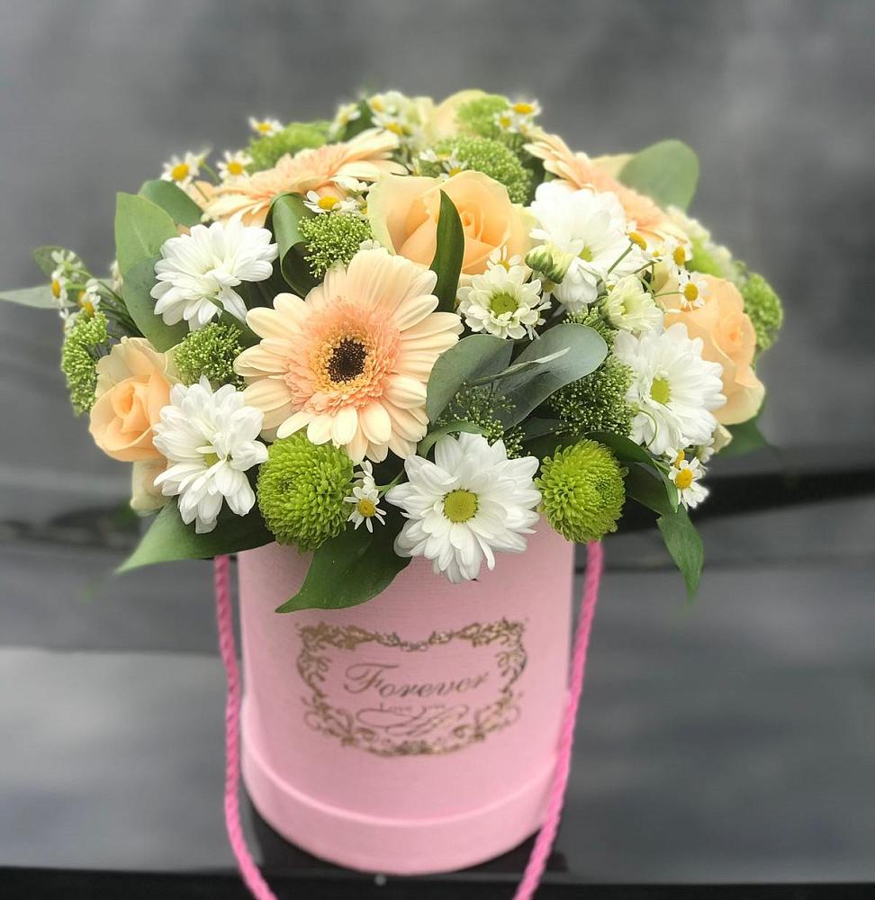 Цветочная композиция из Розы, Герберы и Хризантемы в шляпной коробке в Хатассах