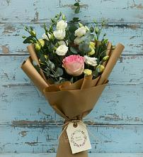 Букет цветов из:  Розы и Лизиантусы в Хатассах