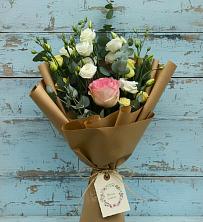 Букет цветов из:  Розы и Лизиантусы в Хатассах