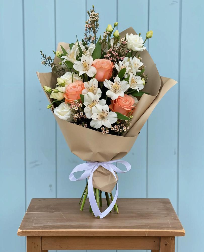 Букет цветов из: Альстромерии, Лизиантусы, Розы и Хризантемы в Хатассах