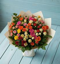 Букет Микс из разноцветных кустовых роз в Хатассах