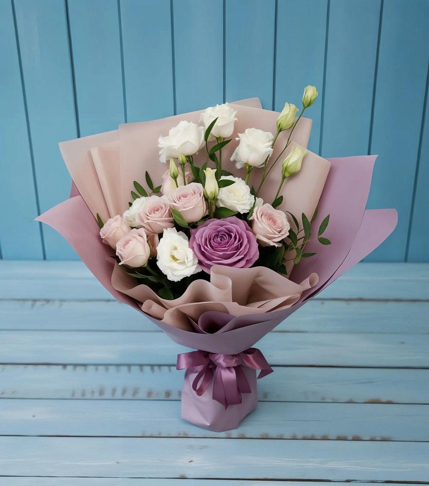 Букет цветов из: Розы и Лизиантусы в Хатассах